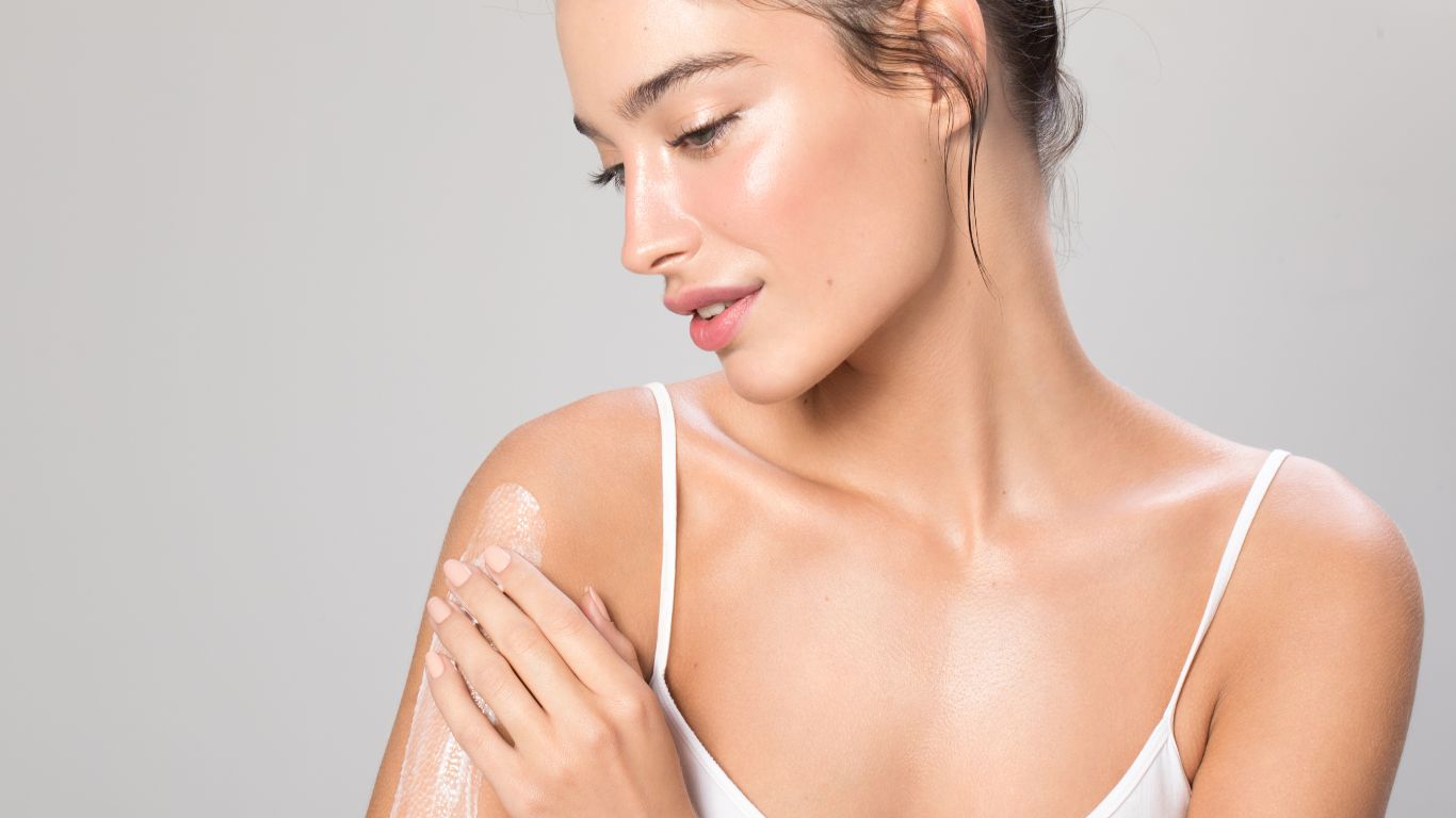 M.E.G Tělový peeling pomáhá odstranit odumřelé buňky, hydratuje a čistí pokožku.